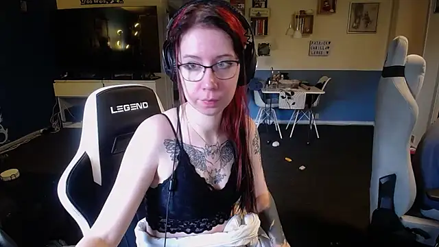 TattooedGirls online show from October 2025 08:25:01 AM