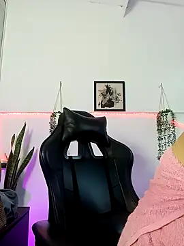 Snapshot of Alana-sweet chatting on November 2025 07:26:01 PM Alana-sweet online show from November 2025 07:26:01 PM