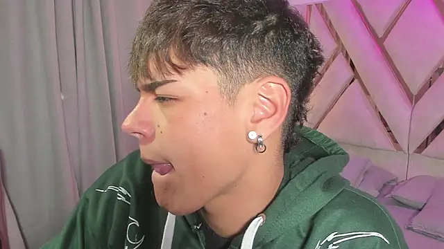 kevienmiet online show from October 2025 11:44:01 AM