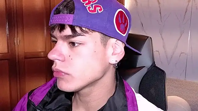 kevienmiet online show from October 2025 12:16:02 PM