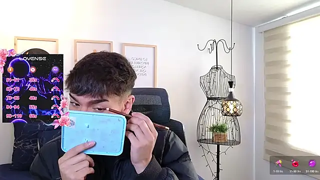 kevienmiet online show from October 2025 11:53:02 AM