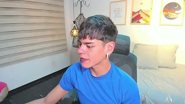 kevienmiet online show from November 2025 03:28:02 AM