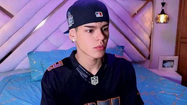 kevienmiet online show from November 2025 11:36:02 AM