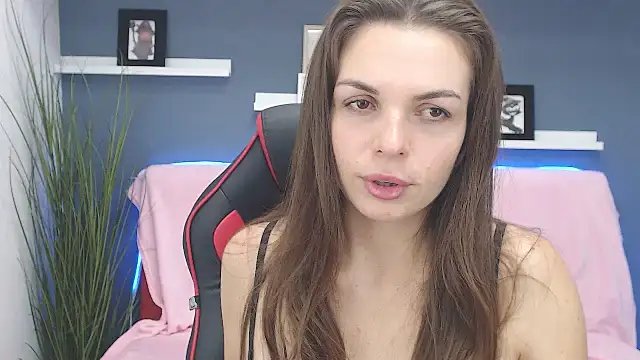Sophiia Starr online show from October 2025 06:31:01 AM