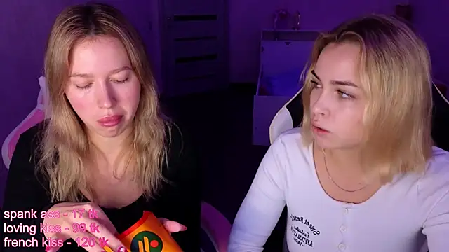 stefany and bettany online show from October 2025 07:58:02 PM