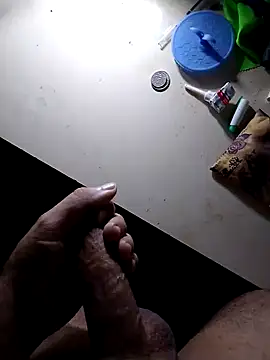 eroer20 online show from October 2025 06:39:01 PM