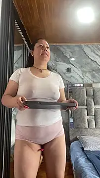 Snapshot of Marianasmitt chatting on October 2025 11:44:02 AM Marianasmitt online show from October 2025 11:44:02 AM