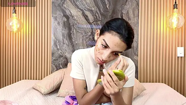 Snapshot of Samara_Smith04 chatting on October 2025 08:20:02 PM Samara Smith04 online show from October 2025 08:20:02 PM