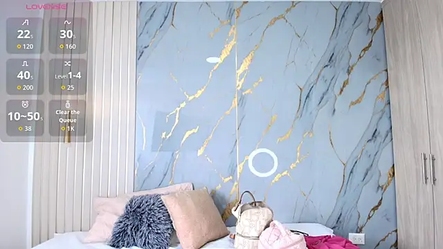 Snapshot of Samara_Smith04 chatting on November 2025 04:18:02 PM Samara Smith04 online show from November 2025 04:18:02 PM