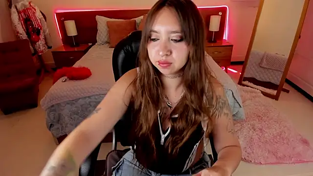 Snapshot of Scarlett__Cooper__ chatting on October 2025 12:17:01 PM Scarlett Cooper online show from October 2025 12:17:01 PM