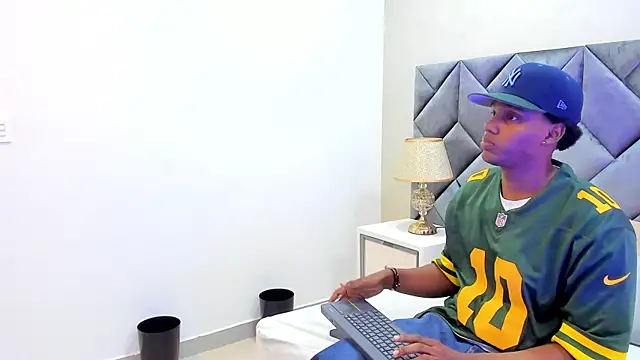 Snapshot of jax_black chatting on October 2025 12:13:02 PM jax black online show from October 2025 12:13:02 PM