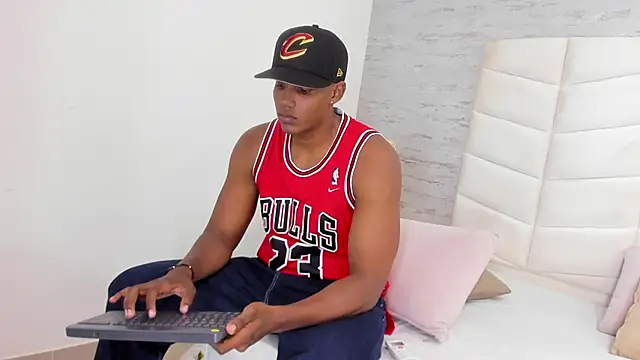 Snapshot of jax_black chatting on October 2025 07:03:01 PM jax black online show from October 2025 07:03:01 PM