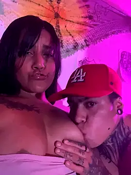 Snapshot of JoaoAndLexy chatting on October 2025 02:33:01 AM JoaoAndLexy online show from October 2025 02:33:01 AM