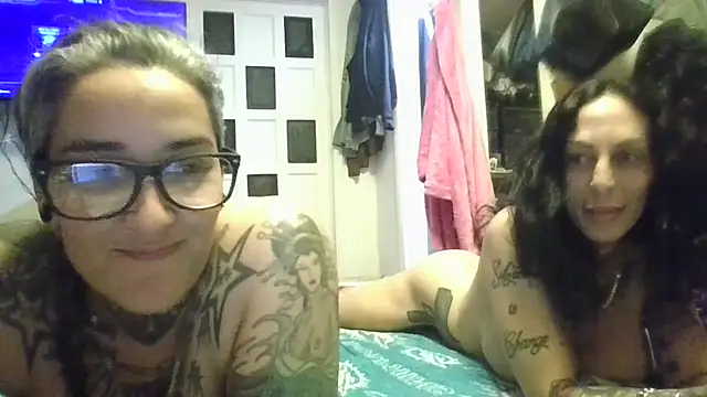 inkdhollow1 online show from June 2026 10:14:02 PM