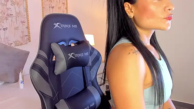 tabata69  online show from October 2025 08:00:02 PM