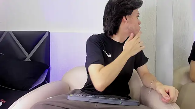 Lucian grey online show from October 2025 04:54:01 AM