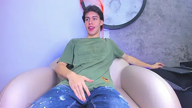 Lucian grey online show from October 2025 01:04:02 PM