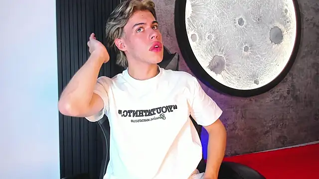 Lucian grey online show from November 2025 04:56:01 AM