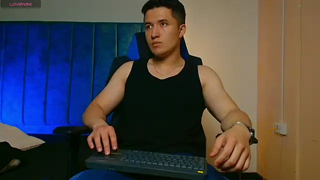 EthanConnor  online show from October 2025 11:51:02 AM