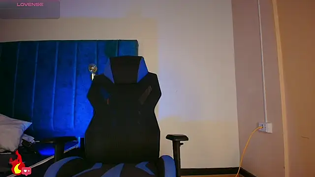 EthanConnor  online show from October 2025 11:35:01 AM