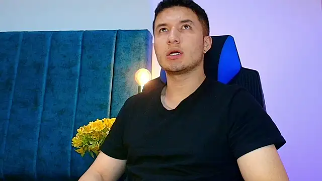 EthanConnor  online show from October 2025 01:01:02 PM