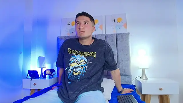 EthanConnor  online show from November 2025 08:08:01 PM