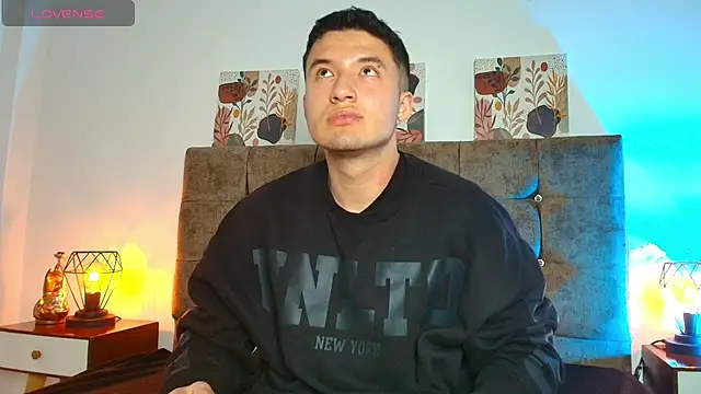 EthanConnor  online show from November 2025 06:19:02 PM