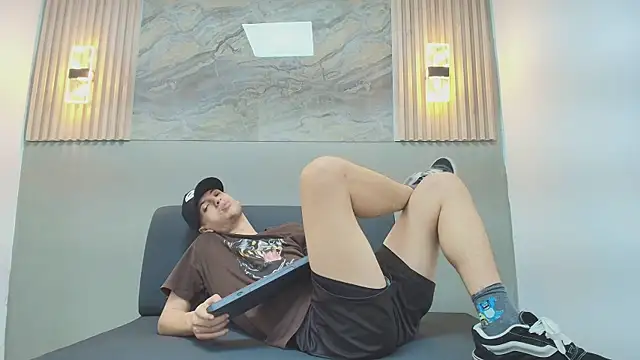 Snapshot of ISRAEL_GRAY chatting on October 2025 12:31:02 AM ISRAEL GRAY online show from October 2025 12:31:02 AM