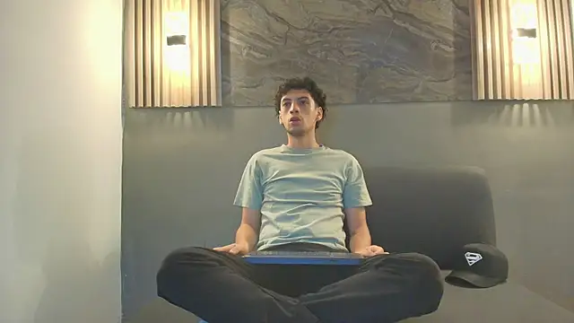 Snapshot of ISRAEL_GRAY chatting on October 2025 12:04:02 PM ISRAEL GRAY online show from October 2025 12:04:02 PM