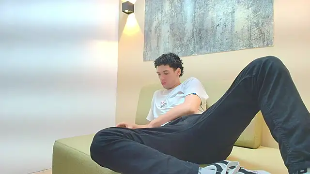 Snapshot of ISRAEL_GRAY chatting on October 2025 07:34:02 PM ISRAEL GRAY online show from October 2025 07:34:02 PM