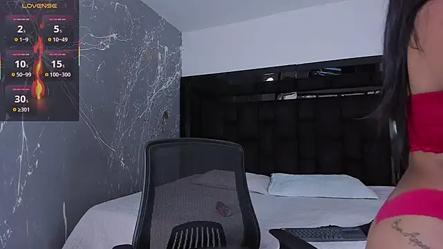 LiaClarck  online show from November 2025 09:14:02 PM