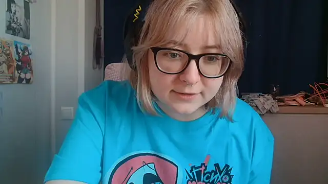 LolaWEI online show from October 2025 07:12:01 AM