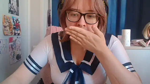 LolaWEI online show from November 2025 07:36:02 AM