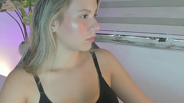 mia curry online show from November 2025 07:01:02 PM