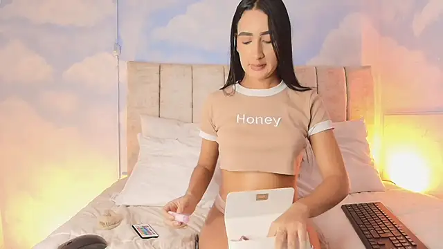 Nikolbrice online show from April 2026 02:04:01 AM