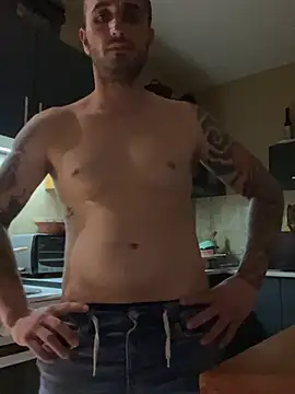 tompet2122 online show from April 2026 01:38:02 PM