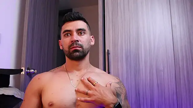 Snapshot of SOY_MIKE chatting on November 2025 12:54:02 AM SOY MIKE online show from November 2025 12:54:02 AM