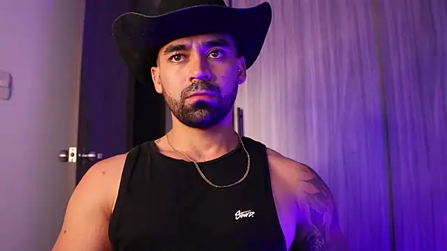 Snapshot of SOY_MIKE chatting on November 2025 01:06:01 AM SOY MIKE online show from November 2025 01:06:01 AM