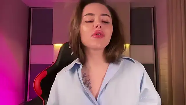 AlmaryKim online show from January 2025 09:08:02 PM