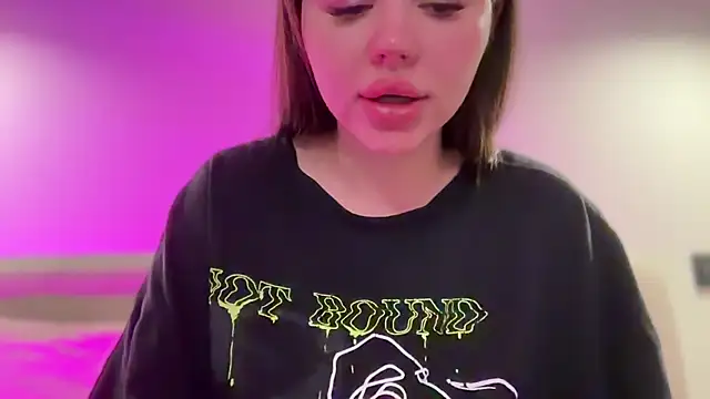 AlmaryKim online show from November 2025 10:31:02 PM