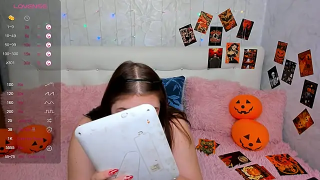 Snapshot of VettaCherry chatting on October 2025 07:15:01 PM VettaCherry online show from October 2025 07:15:01 PM