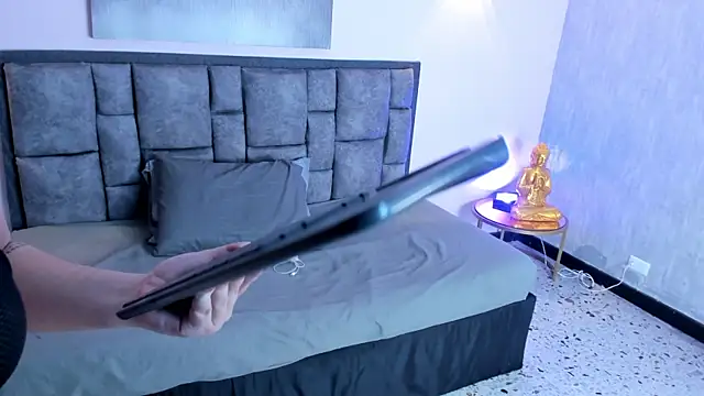 Xiomara Stwart online show from January 2026 01:21:02 AM