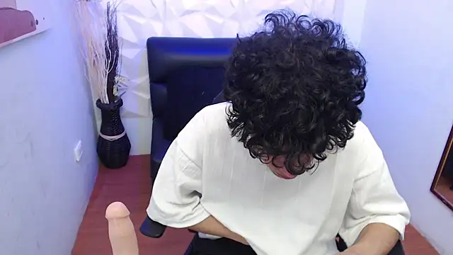 Snapshot of Liil_boy chatting on October 2025 03:39:02 AM Liil boy online show from October 2025 03:39:02 AM