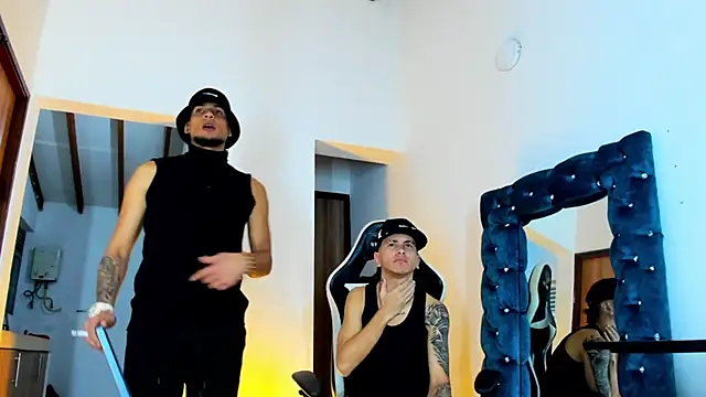 Snapshot of daddys_insanee chatting on October 2025 06:52:01 AM daddys insanee online show from October 2025 06:52:01 AM