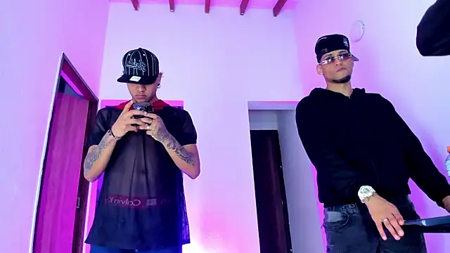 Snapshot of daddys_insanee chatting on October 2025 04:34:01 AM daddys insanee online show from October 2025 04:34:01 AM