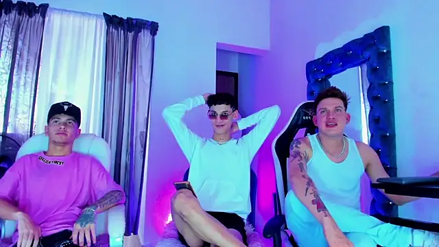 Snapshot of daddys_insanee chatting on November 2025 06:18:02 PM daddys insanee online show from November 2025 06:18:02 PM