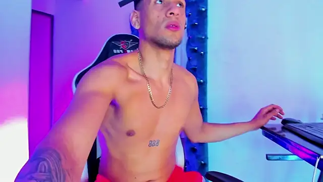 Snapshot of daddys_insanee chatting on November 2025 03:37:02 AM daddys insanee online show from November 2025 03:37:02 AM