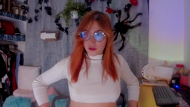 Snapshot of AmaruBloom chatting on October 2025 05:59:01 AM AmaruBloom online show from October 2025 05:59:01 AM