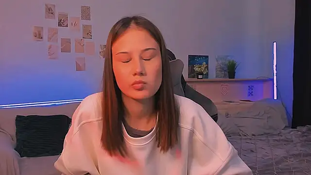 Snapshot of adelle046 chatting on October 2025 10:55:01 AM adelle046 online show from October 2025 10:55:01 AM