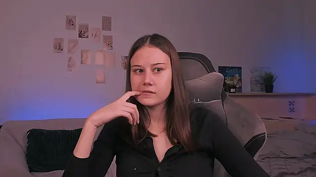 Snapshot of adelle046 chatting on October 2025 08:35:01 AM adelle046 online show from October 2025 08:35:01 AM